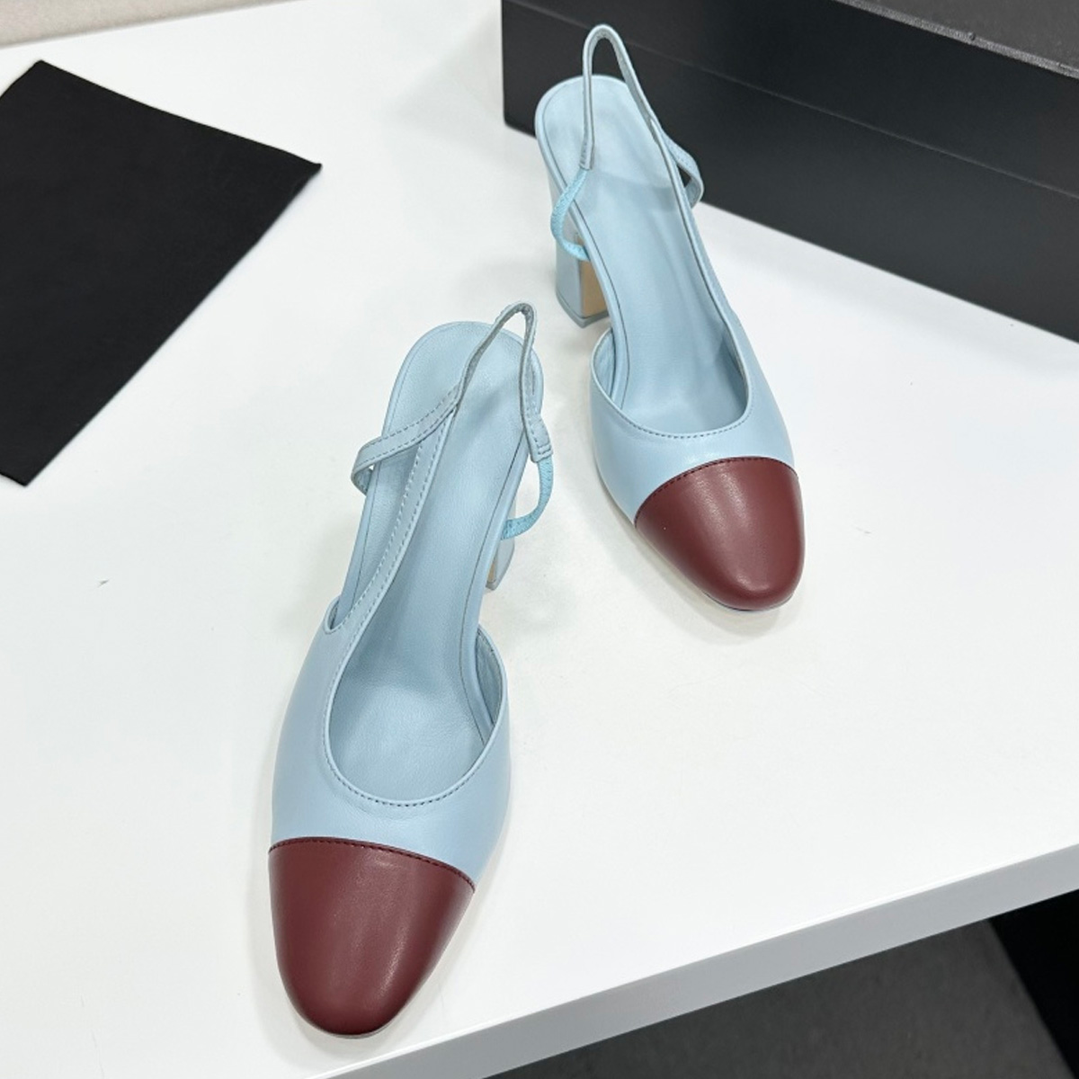 2026 Women's Two-Tone Slingbac - Casual Sandal Leather recensie en prijs