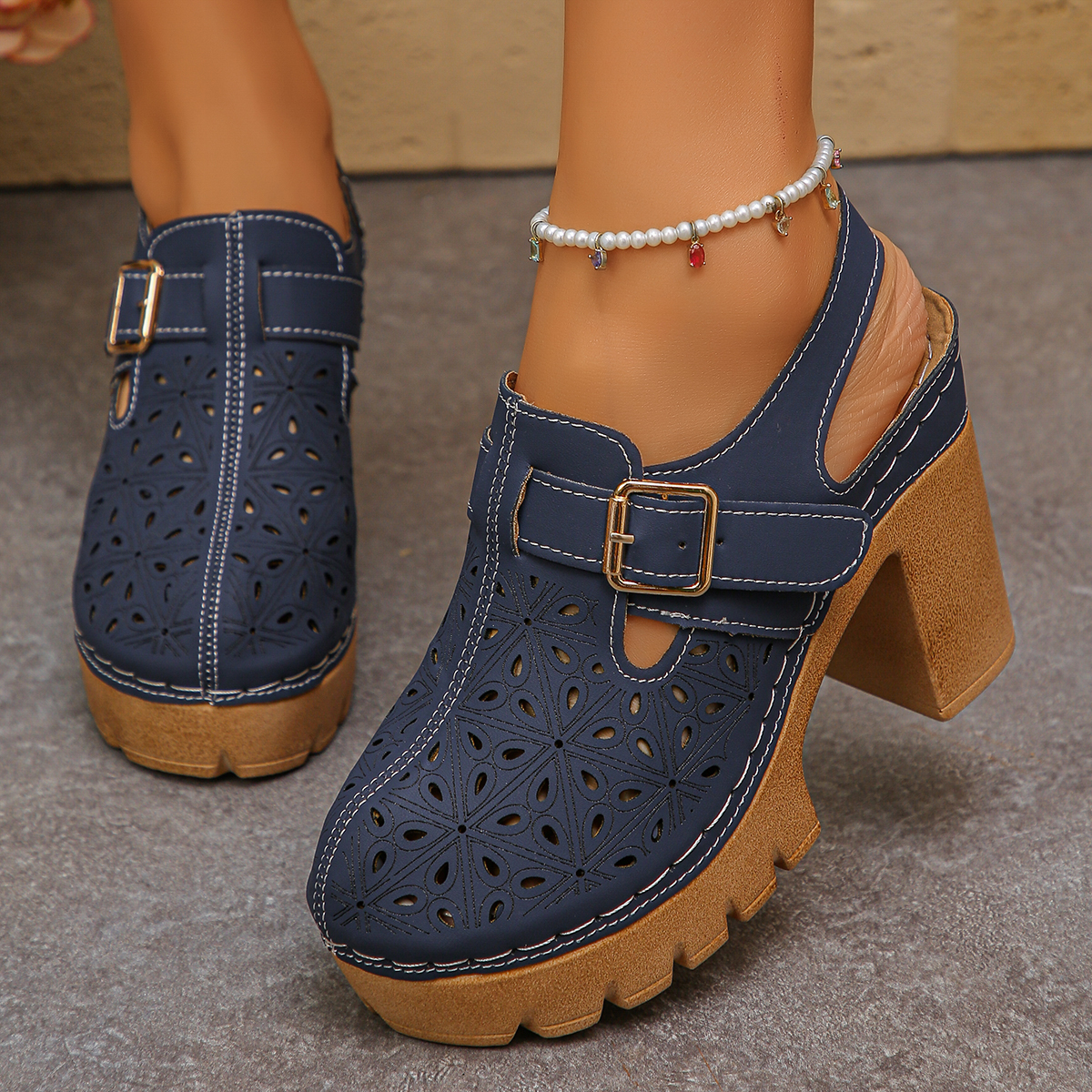 Large Size Women's Thick Heel  - Casual Sandal Leather recensie en prijs